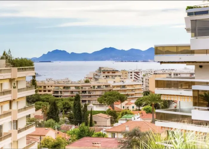 Canelle- Beau 2p,tout Confort, Vue Mer, Piscine Antibes